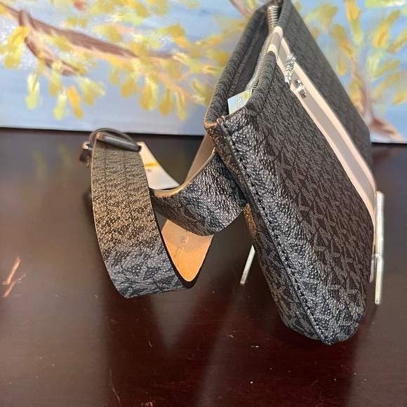 MICHAEL Michael Kors Belt Bag Monogram Coated Canvas Black Gray White S/M NWT - Picture 3 of 6